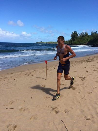 Rom Akerson entró en el Top 10 en el Campeonato Mundial Xterra en Maui